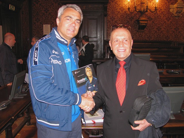 Alfonso Rocco Linardi, eletto al Consiglio Comunale di Mantova, con Andrea Anastasi allenatore della nazionale Italiana di Pallavolo